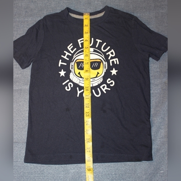 OLD Navy Boys Graphic "Level Up" and *The Future is Yours" Graphic TShirt Bundle - Picture 6 of 7